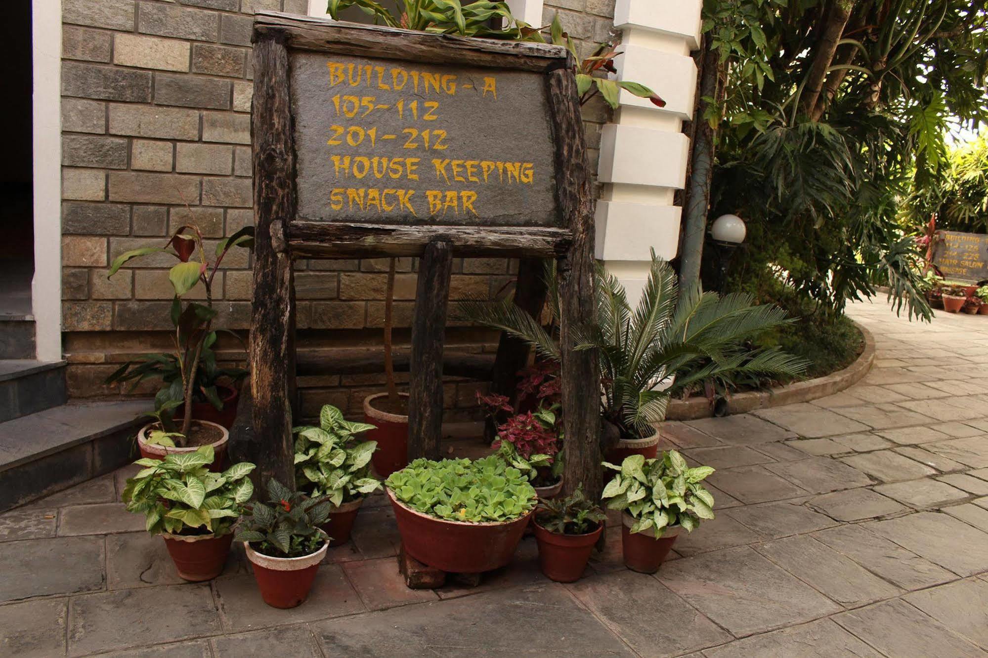Trek-O-Tel Hotel Pokhara Ngoại thất bức ảnh