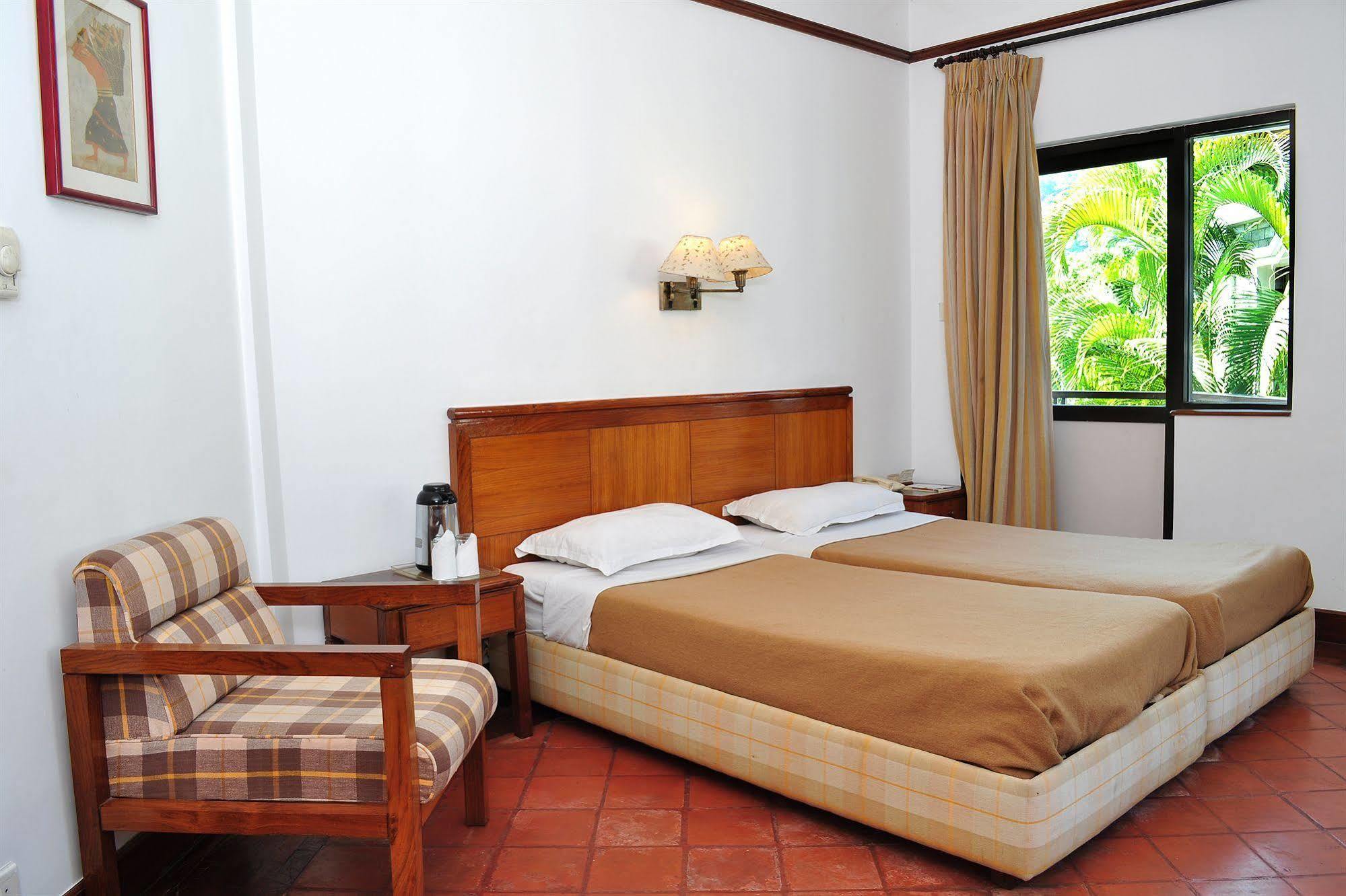Trek-O-Tel Hotel Pokhara Ngoại thất bức ảnh