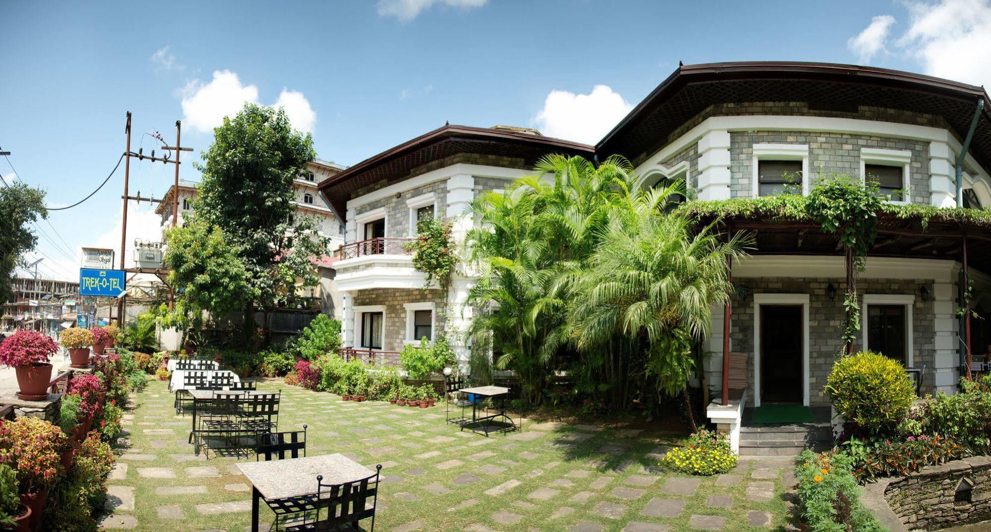 Trek-O-Tel Hotel Pokhara Ngoại thất bức ảnh