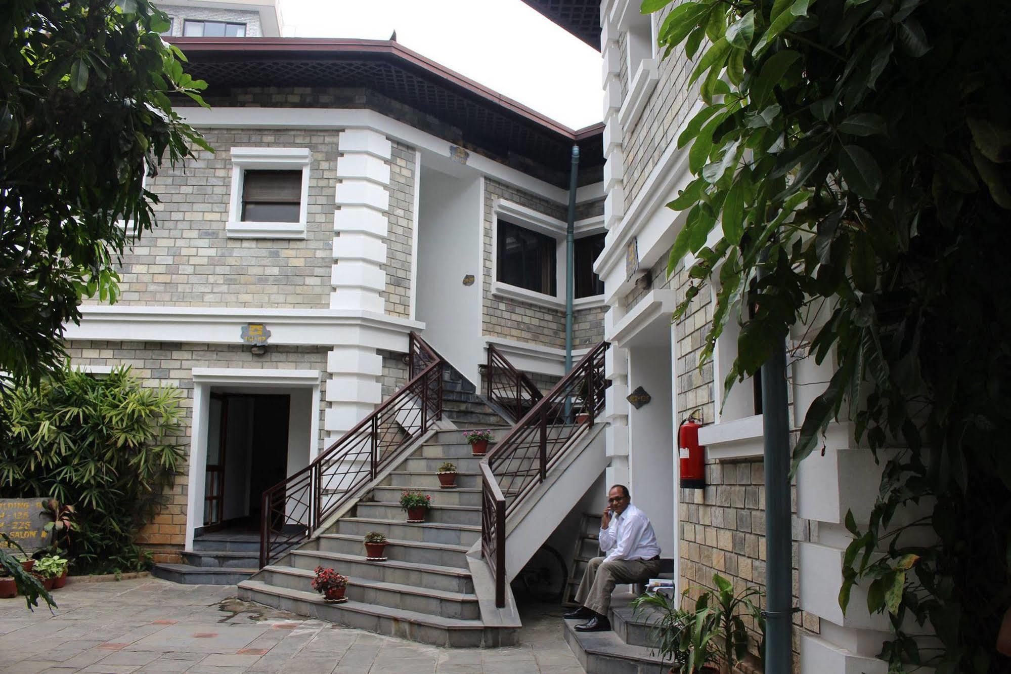 Trek-O-Tel Hotel Pokhara Ngoại thất bức ảnh